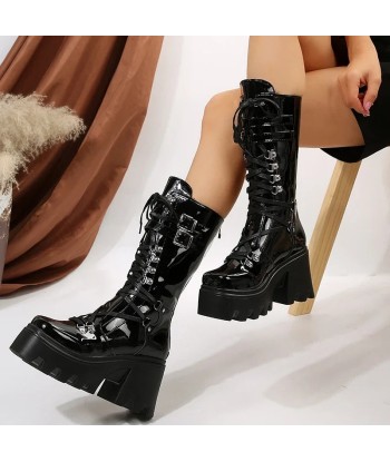 Gothic Motorcycle Boots for Women High-Quality Platform Boots with Lacing and Buckles in Black Voir les baskets