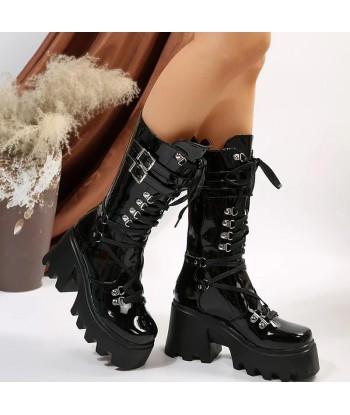 Gothic Motorcycle Boots for Women High-Quality Platform Boots with Lacing and Buckles in Black Voir les baskets