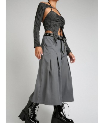 Gothic two-piece with ripped halter top and V-neck shawl Comment ça marche