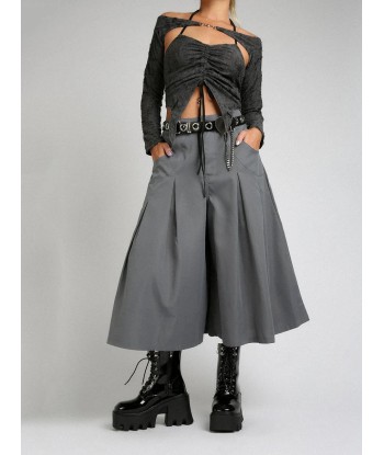 Gothic two-piece with ripped halter top and V-neck shawl Comment ça marche