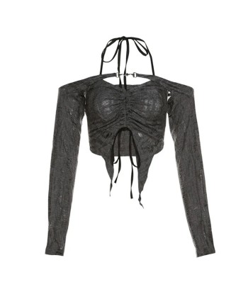 Gothic two-piece with ripped halter top and V-neck shawl Comment ça marche