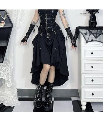 Asymmetric Gothic Rock with Buckles est présent 