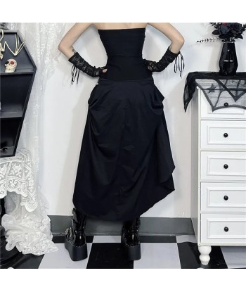 Asymmetric Gothic Rock with Buckles est présent 