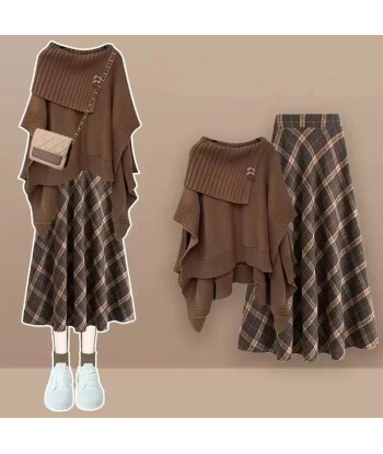 Striped Poncho with Pleated Skirt in Light Academia Style prix