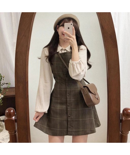 Checked Dress in "Light Academia" Style with Blouse and Beret le des métaux précieux