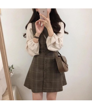 Checked Dress in "Light Academia" Style with Blouse and Beret le des métaux précieux