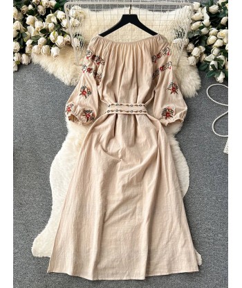 Boho-Chic dress with embroidery and lacing at the waist 2024