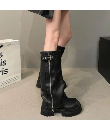 Ladies Biker Boots with Buckle for a Grunge Look pour bénéficier 