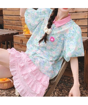 Playful Kawaii Shirt with Flowers & Sweet Ruffled Skirt de technologie