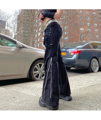 Black Gothic cargo pants with studs and zipper les muscles