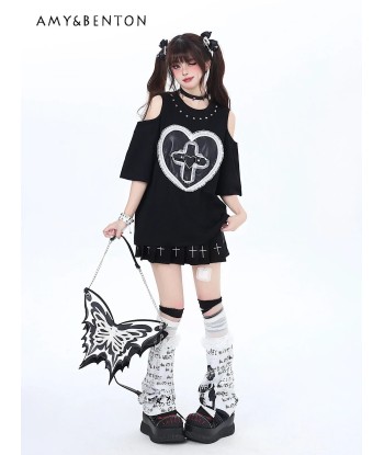 Gothic Love: Black Oversized T-Shirt with Cross & Cut-Outs de pas cher