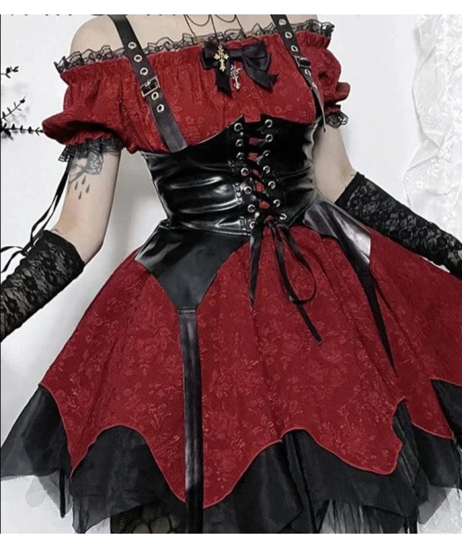 Gothic-Victorian Dress in Black-Red with Corset Detail En savoir plus