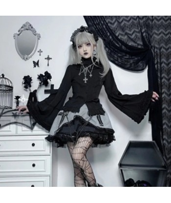 Gothic Lolita blouse with lace and ruffled collar livraison et retour toujours gratuits