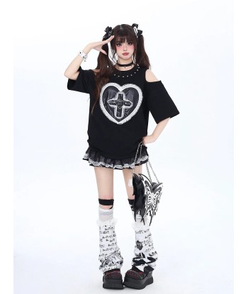 Gothic Love: Black Oversized T-Shirt with Cross & Cut-Outs de pas cher