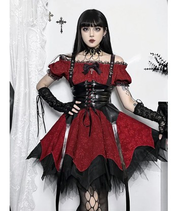 Gothic-Victorian Dress in Black-Red with Corset Detail En savoir plus