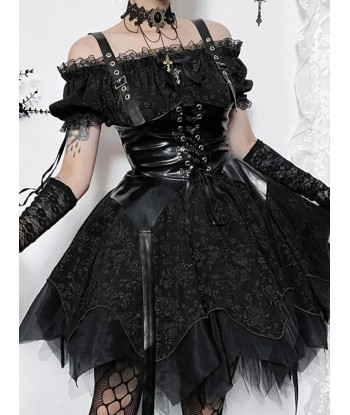 Gothic-Victorian Dress in Black-Red with Corset Detail En savoir plus