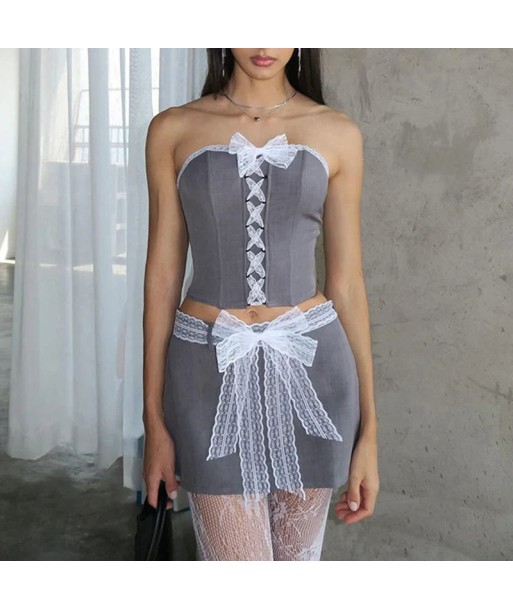 Two-Piece Lace Set with Bandeau Top & Mini Skirt in Gothic Style ou a consommer sur place