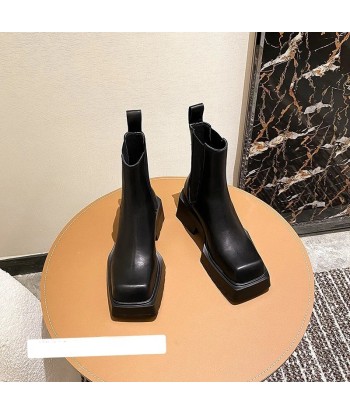 Black Chelsea Boots with Chunky Heel in Grunge Style d'Europe débarque