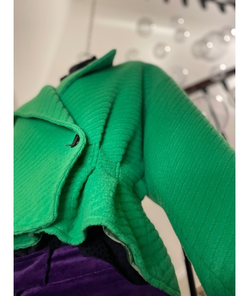 Veste courte croisée verte en stock